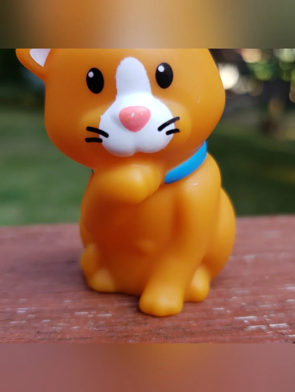 2015 Mattel Fisher-Price Little People Orange Cat With Paw Up